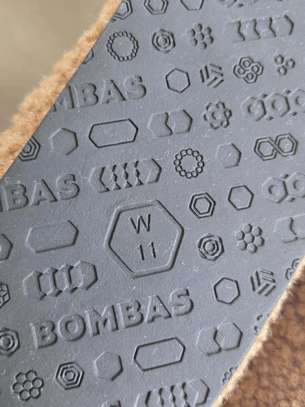 Bombas Women's Sunday Slipper Size 11 NWT With Dusy Bag Dark Camel - Picture 4 of 7